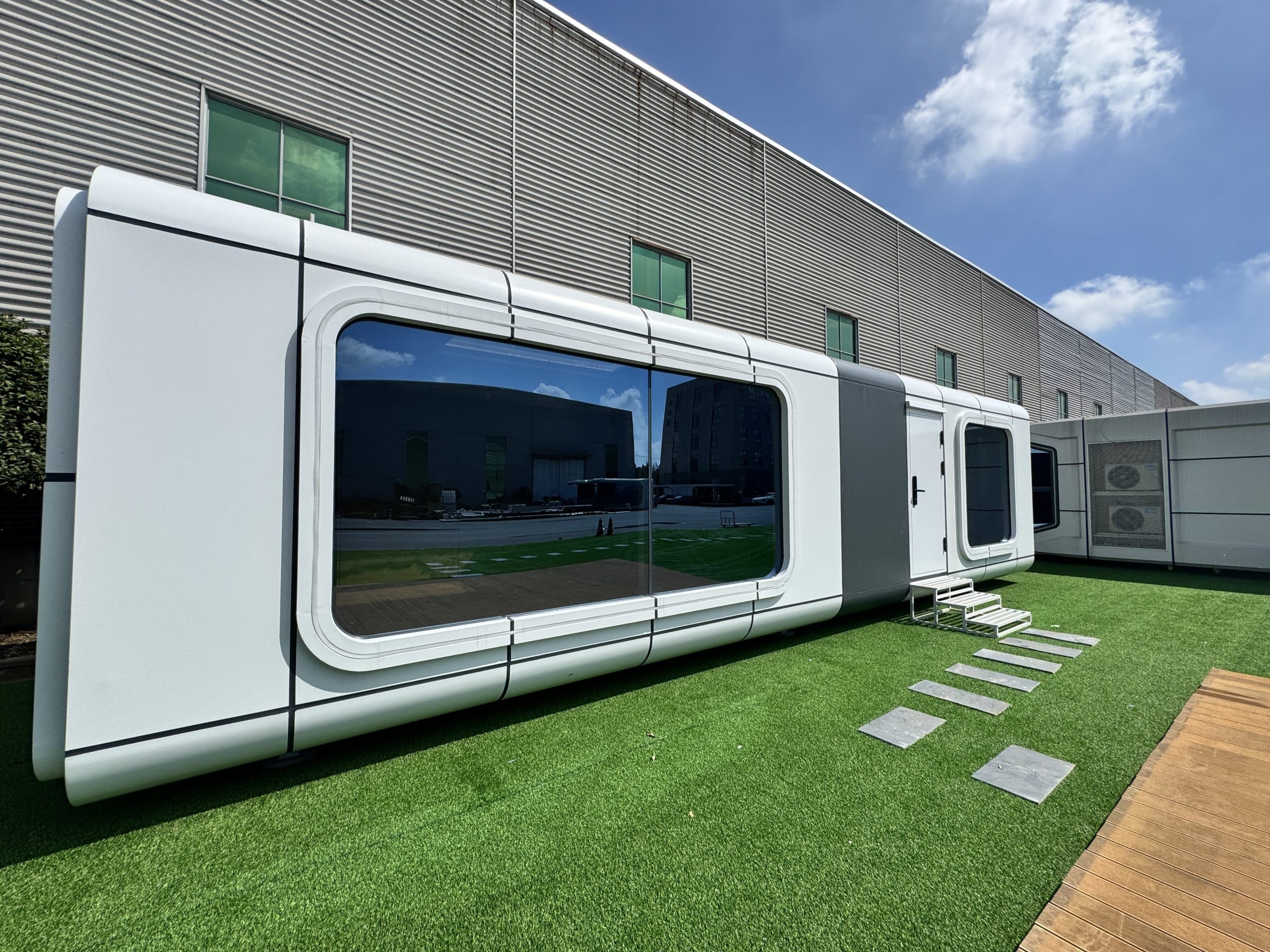 Horizon K7 Cabin factory photograph