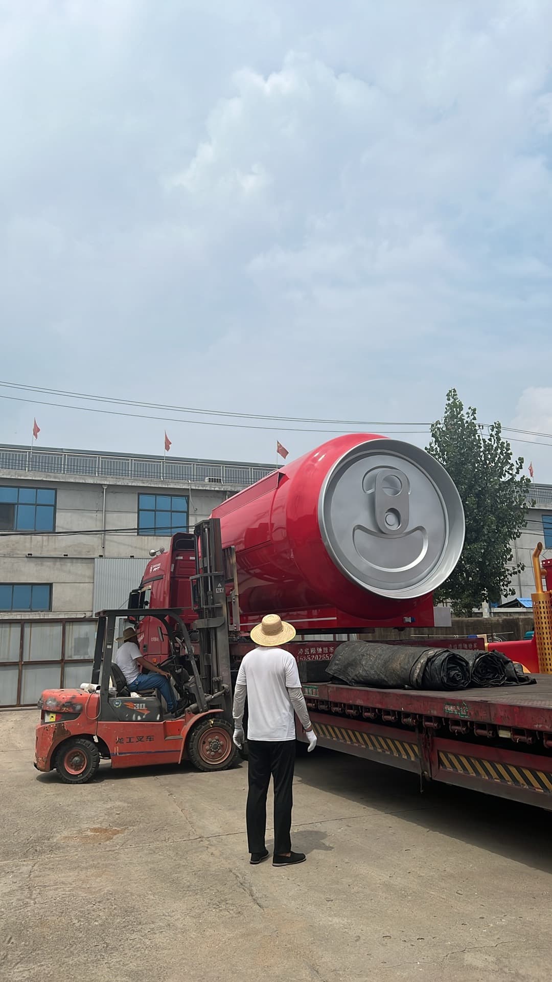 Pop Can Drinks Kiosk · Factory photo